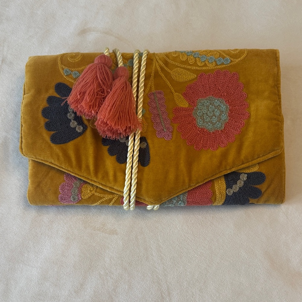 NWT! Rehab’s Rope Embroidered Velvet Jewelry Organizer- Mustard - Picture 3 of 12